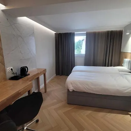 & Restauracja Wroblewscy *