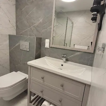 Hotel & Restauracja Wroblewscy *