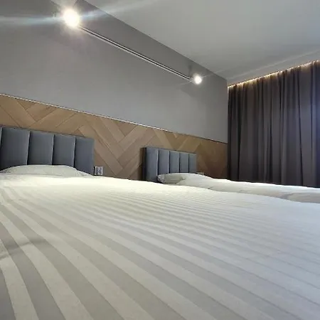 ホテル & Restauracja Wroblewscy