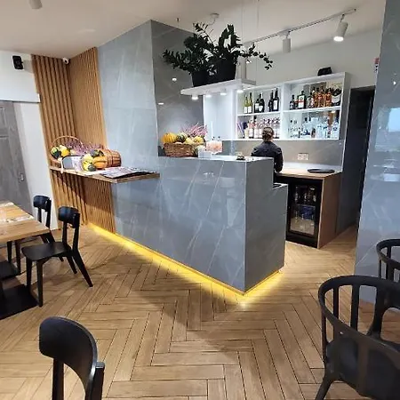 & Restauracja Wroblewscy *